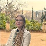Profesora de apoyo escolar , para primaria y para la ESO. También ayudó a preparar exámenes y técnicas de estudio